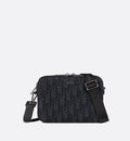 Pouch mit Reißverschluss und Riemen