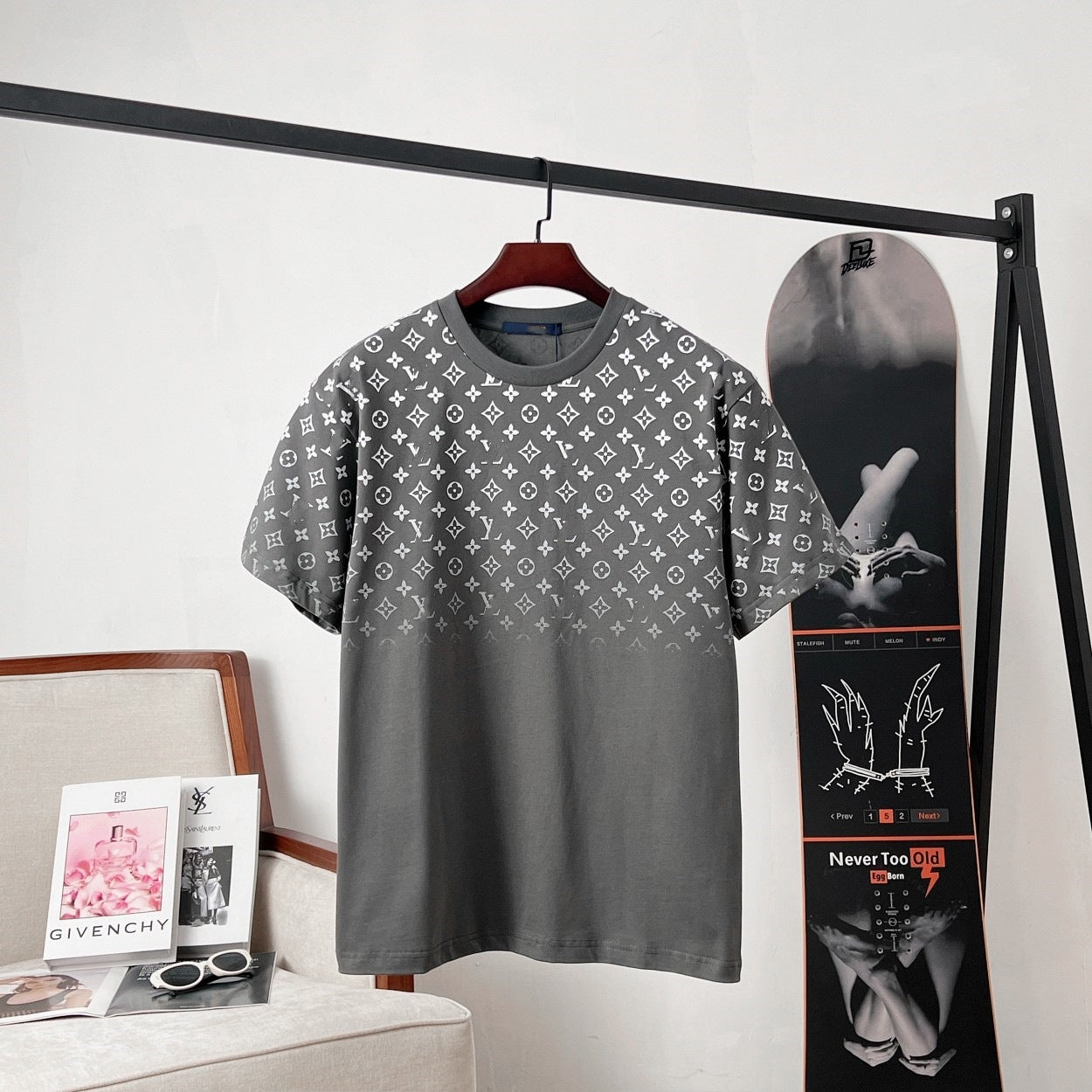 'Lou' Style Tee